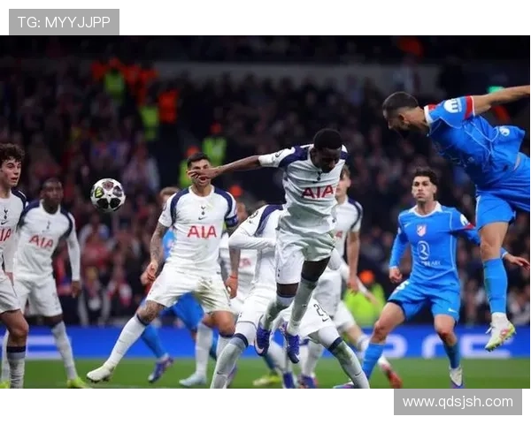 巴萨少一人仍败 马竞小蜘蛛任意球建功 巴萨少一人仍败 马竞小蜘蛛任意球建功